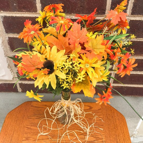 Flower Bunch In 9" Glass Vase - Picture 5 of 5